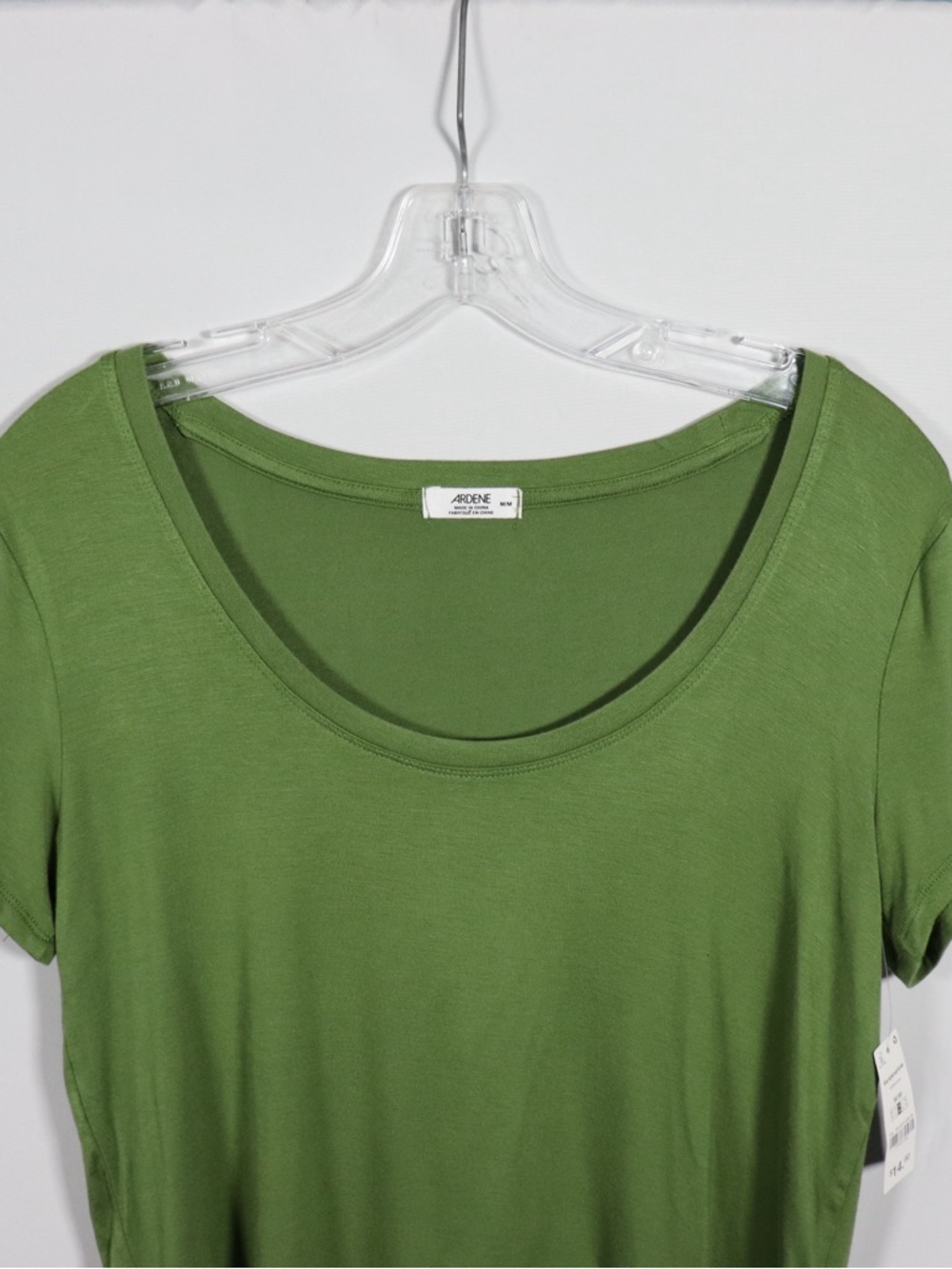 Ardene Cropped T-Shirt Women’s Medium Green Basic Tee NWT Casual - Picture 3 of 9